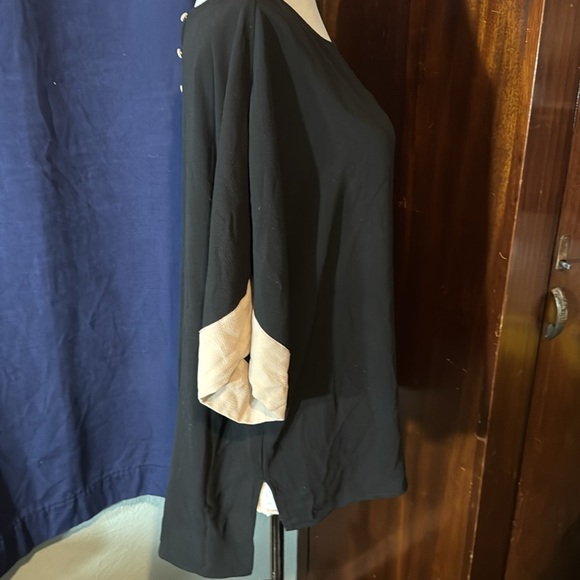 Vince Camuto black blouse - Picture 3 of 5